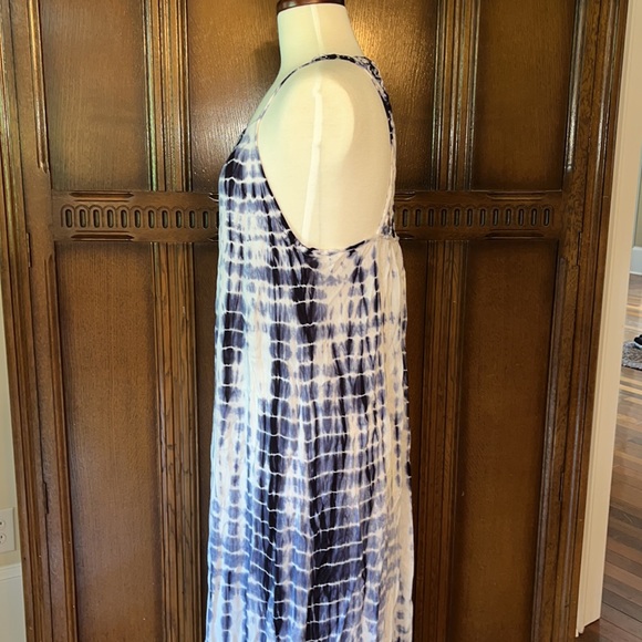NWT Raviya Size Medium Blue and White Tie Dye Casual Dress - Picture 3 of 5